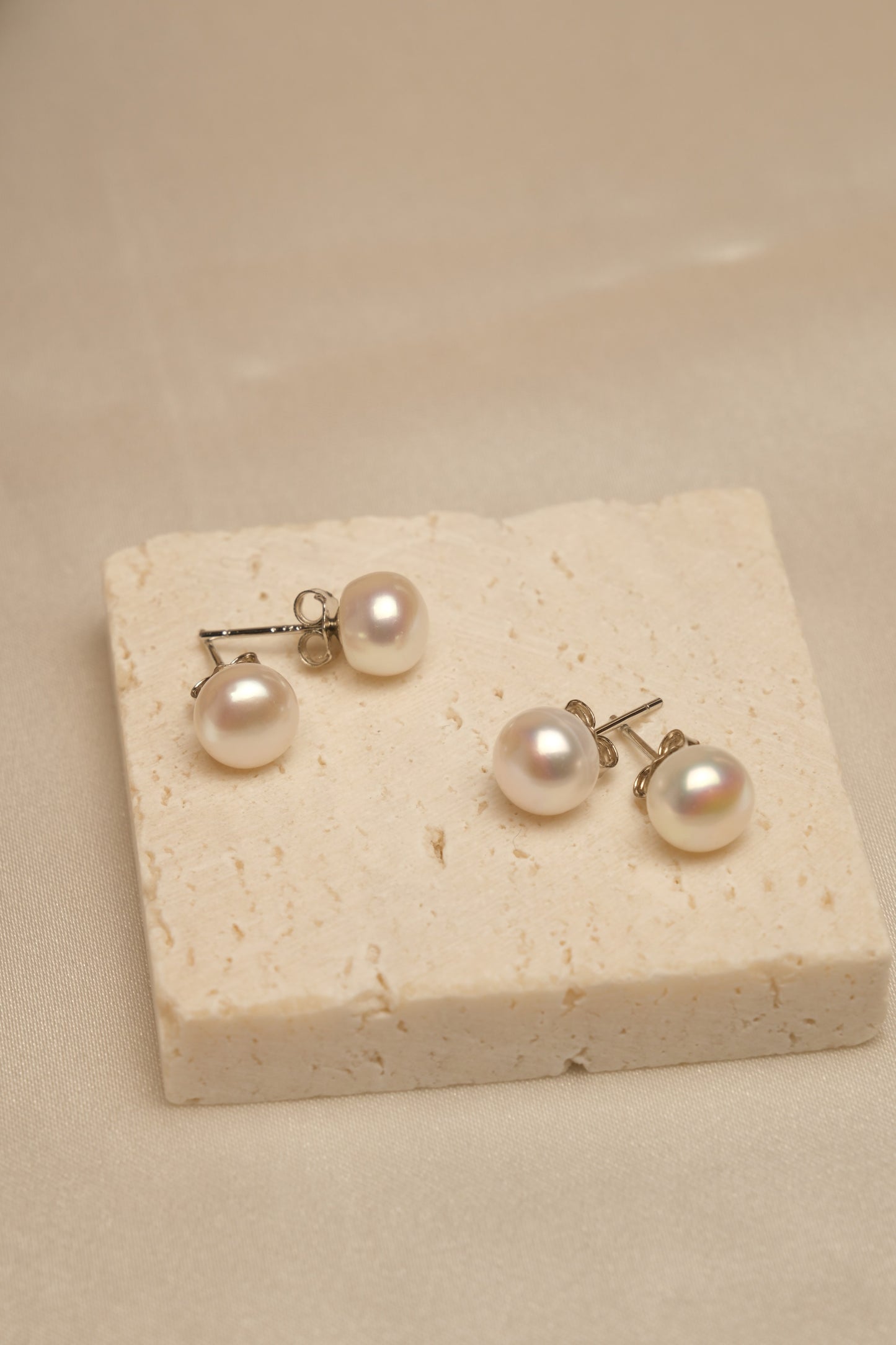 The Pearl Stud Earrings - Button shape