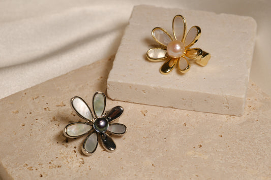 Daisy Pearl Brooch Pin
