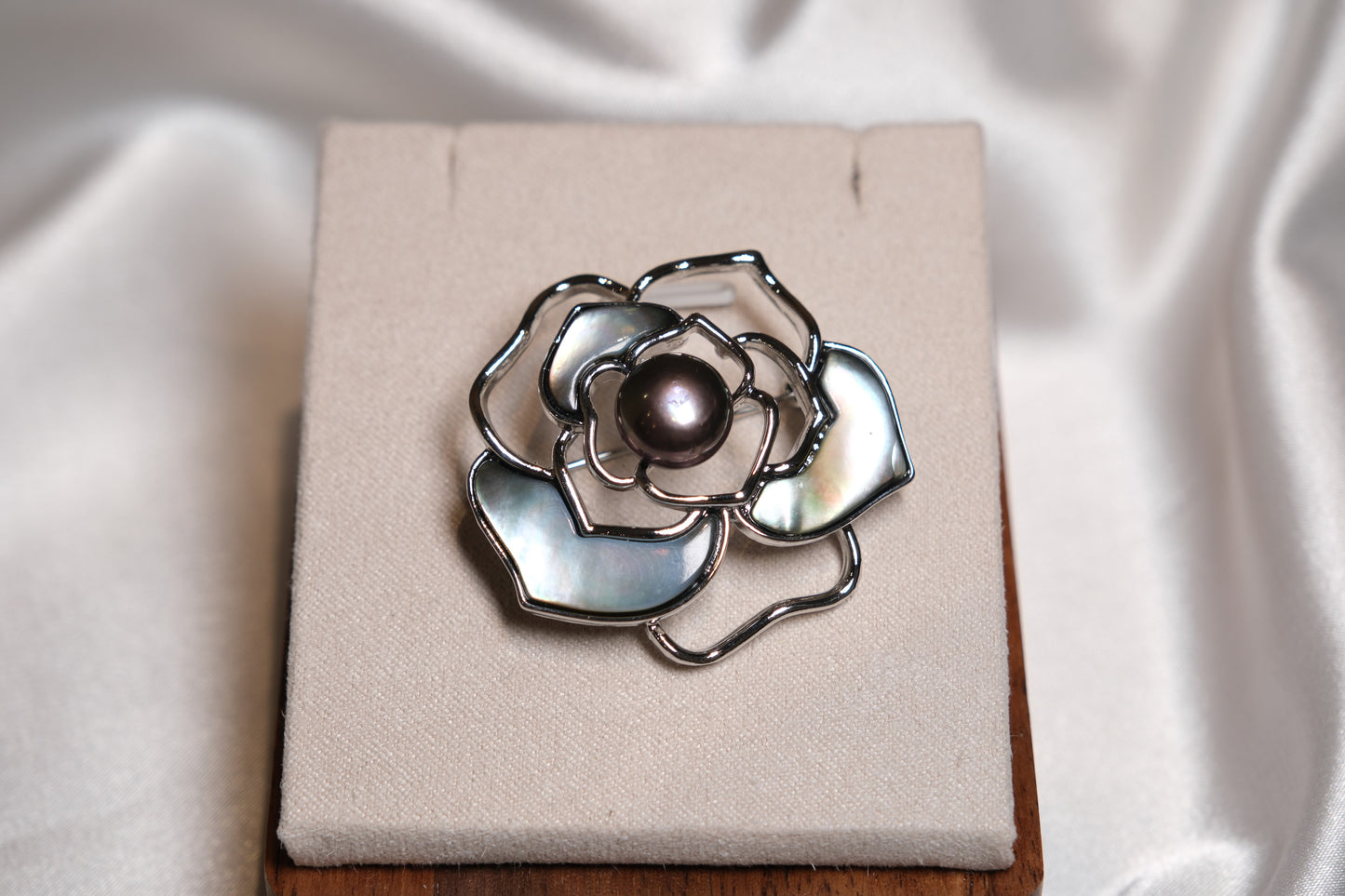 Rose Pearl Brooch Pin