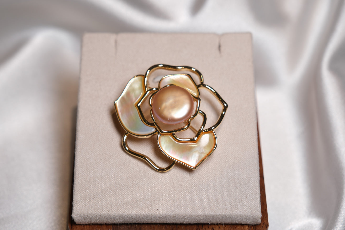 Rose Pearl Brooch Pin