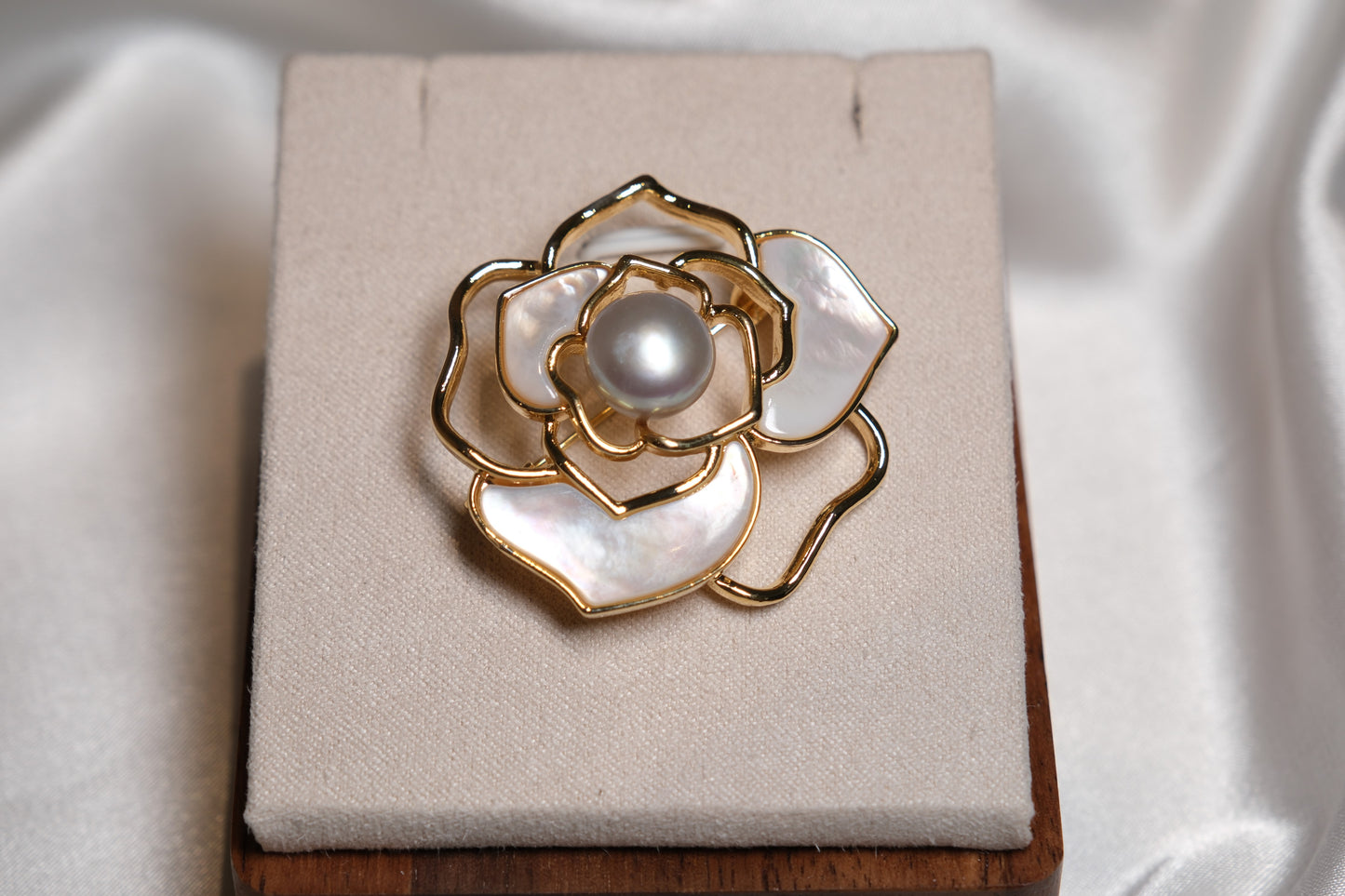 Rose Pearl Brooch Pin