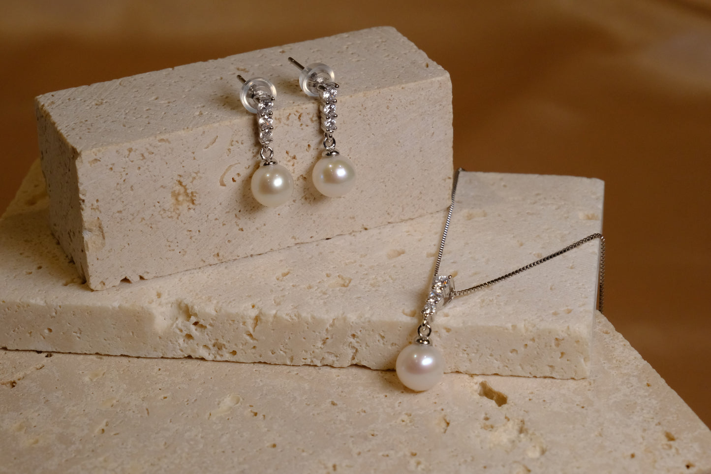 Isa Pearl Necklace