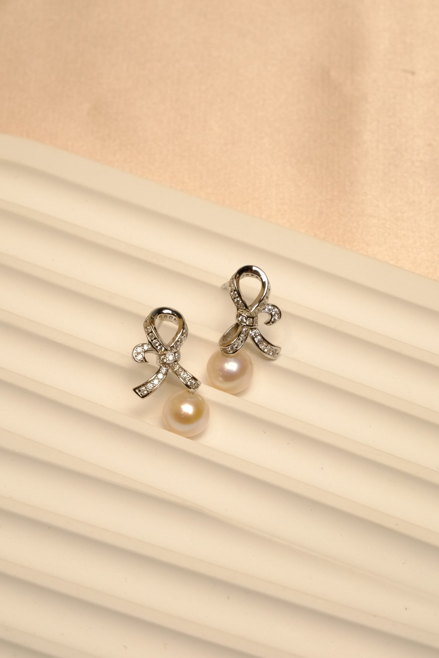 Ribbon Pearl Earrings
