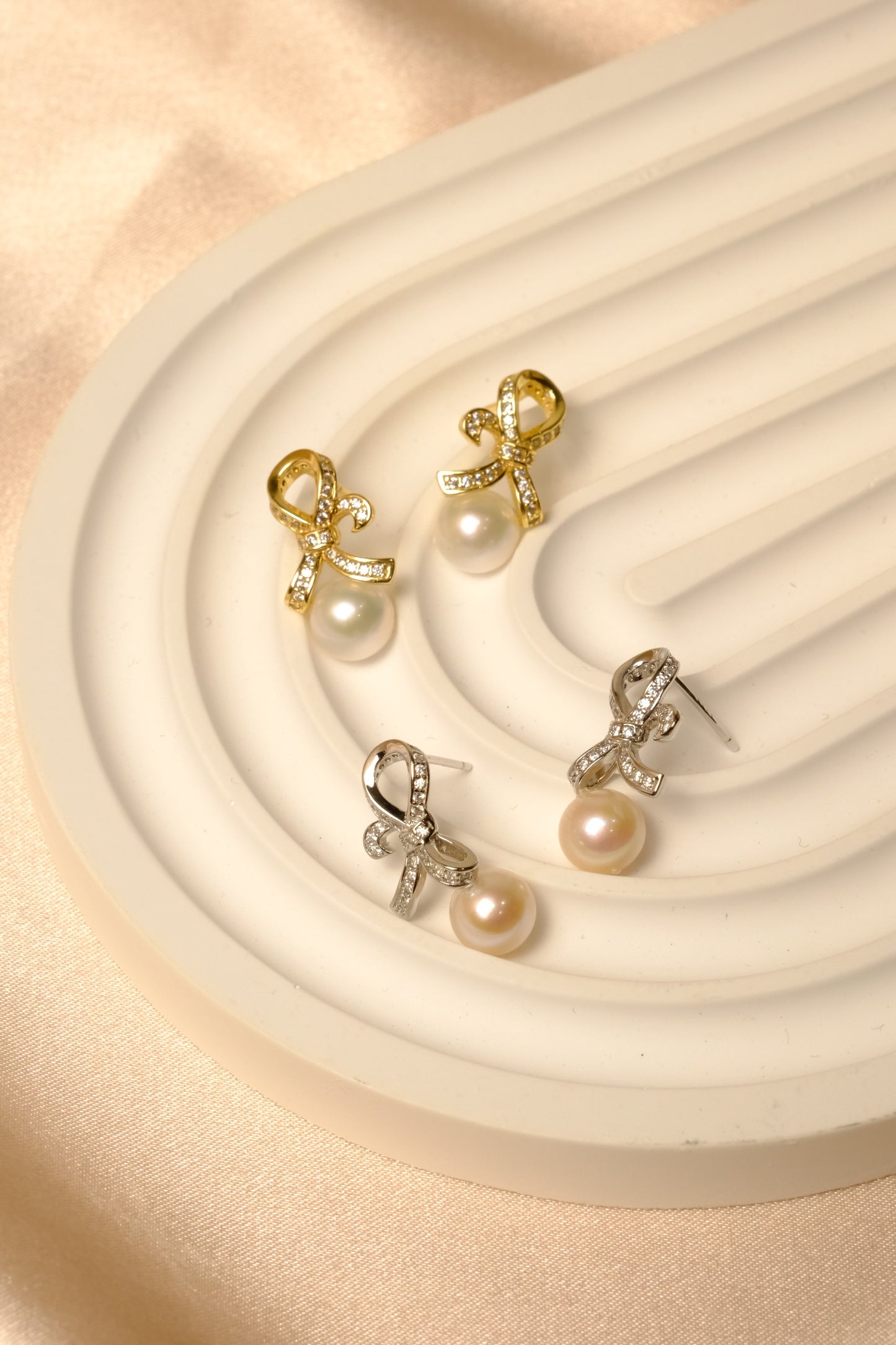 Ribbon Pearl Earrings