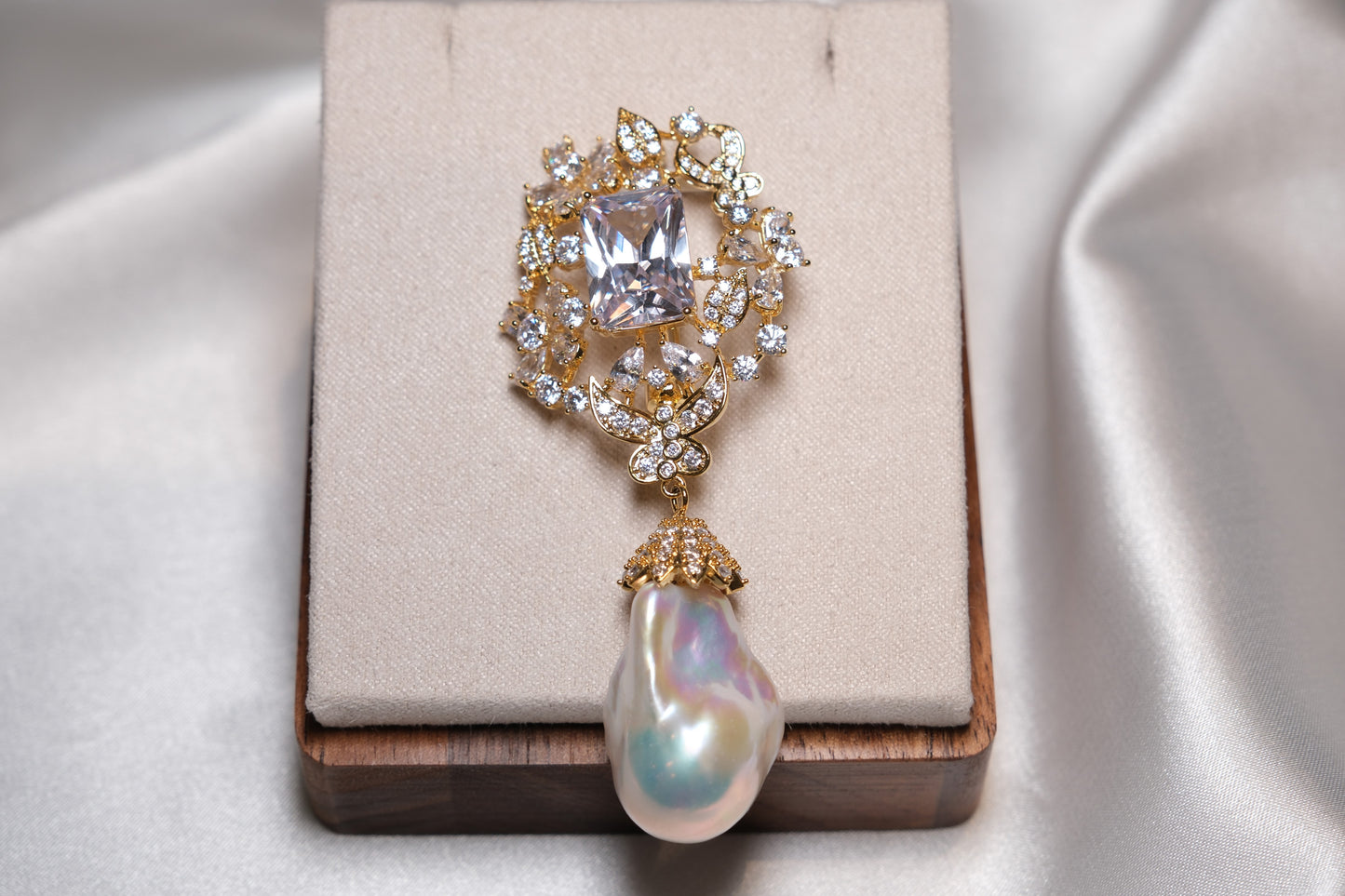 Royal Baroque Pearl Brooch Pin