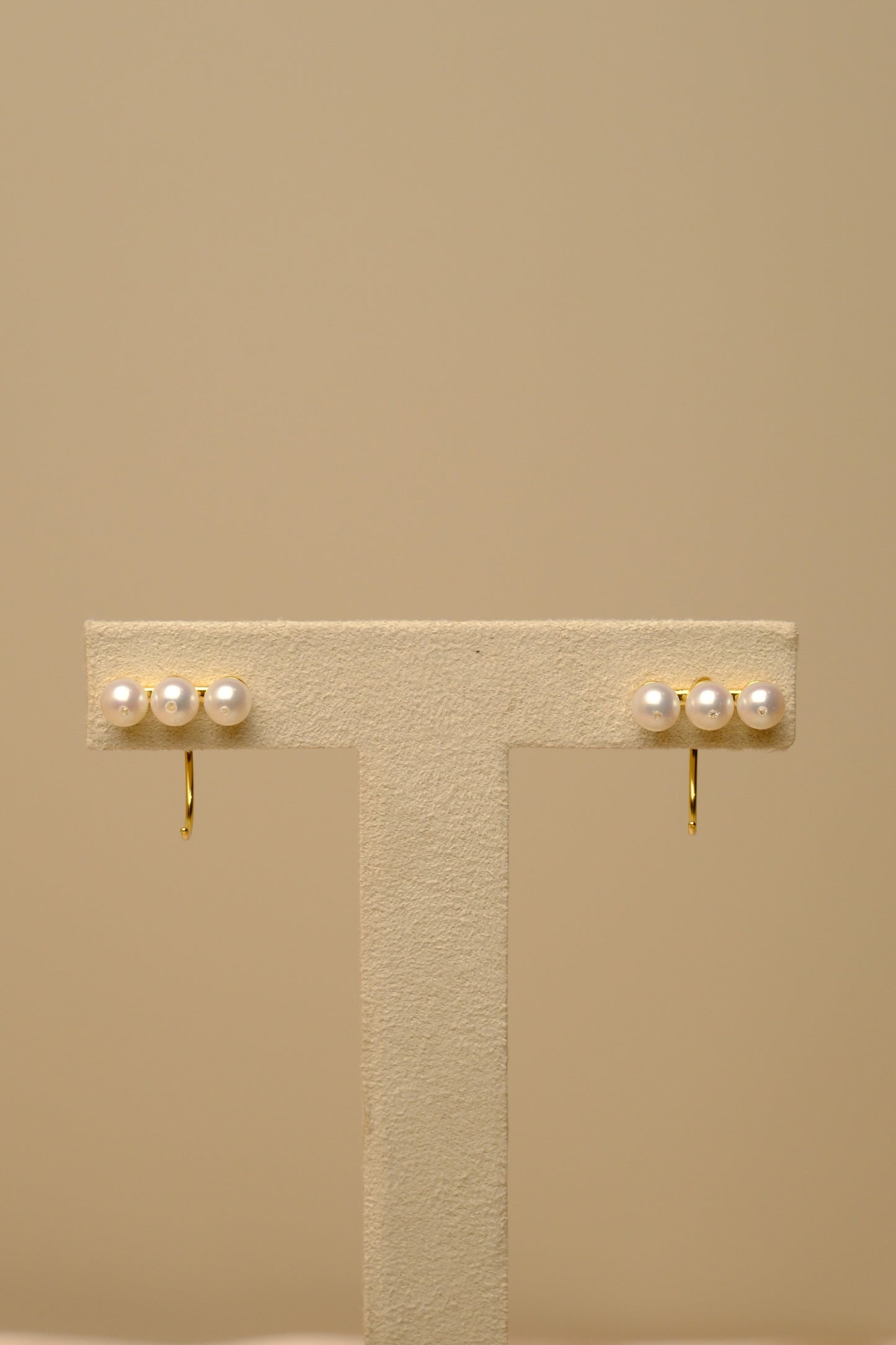 Trio Grace Pearl Hook