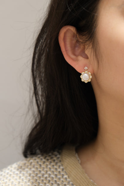 Antheia Pearl Earrings