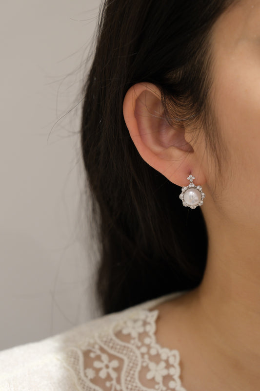 Antheia Pearl Earrings
