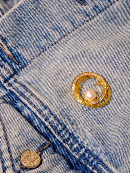 Duo Loop Pearl Brooch Pin