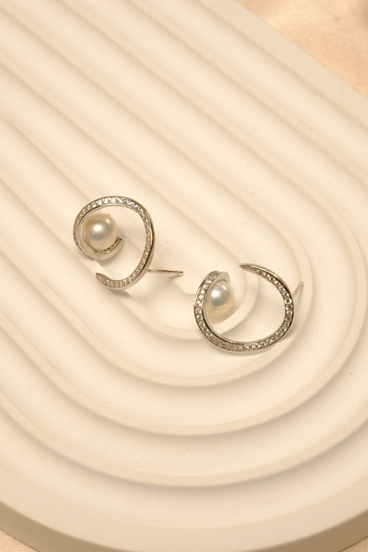 Hailey Pearl Earrings