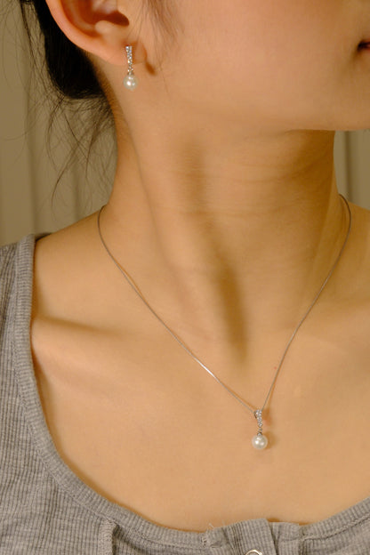 Isa Pearl Earrings
