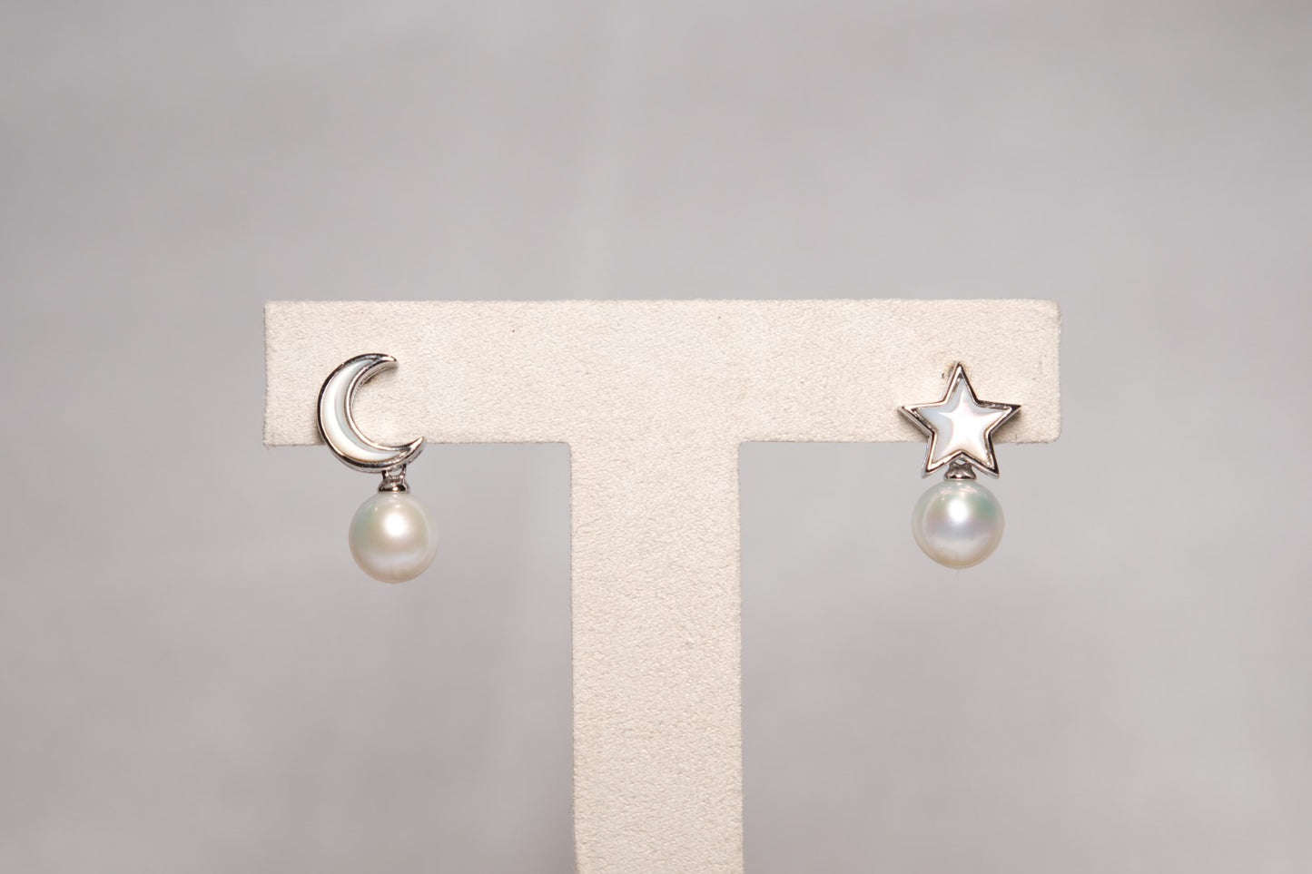 Luna Mismatched Pearl Earrings