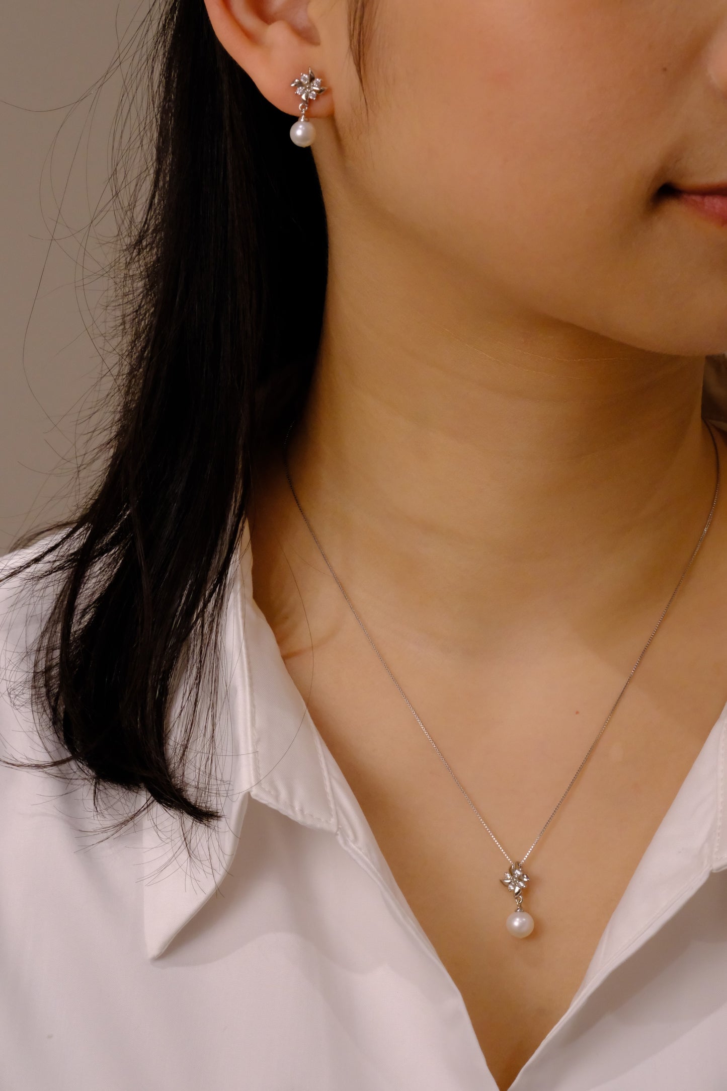 Zephyr Pearl Necklace